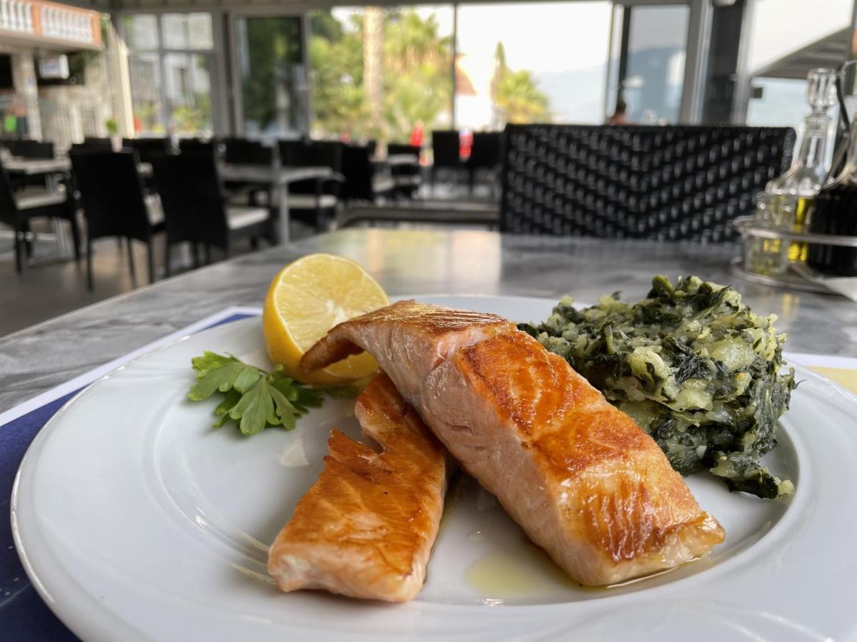 Hotel Azzurro Herceg Novi Kültér fotó