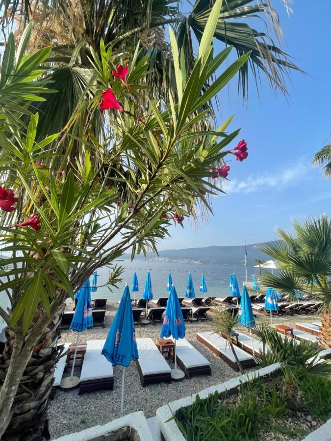 Hotel Azzurro Herceg Novi Kültér fotó