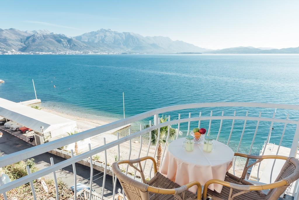 Hotel Azzurro Herceg Novi Kültér fotó