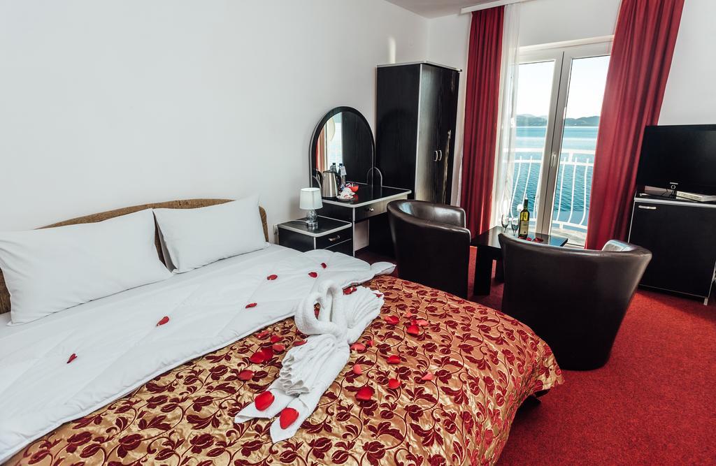 Hotel Azzurro Herceg Novi Kültér fotó