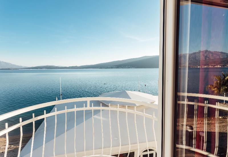 Hotel Azzurro Herceg Novi Kültér fotó